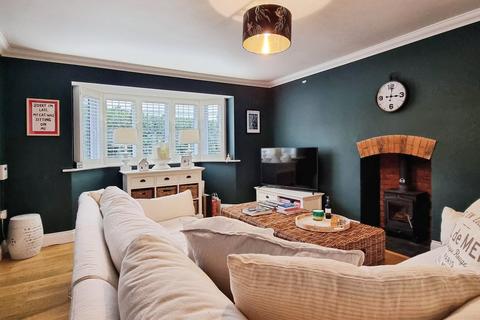 3 bedroom detached house for sale, Newbury Lane, Silsoe, Bedfordshire, MK45
