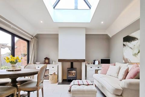 3 bedroom detached house for sale, Newbury Lane, Silsoe, Bedfordshire, MK45