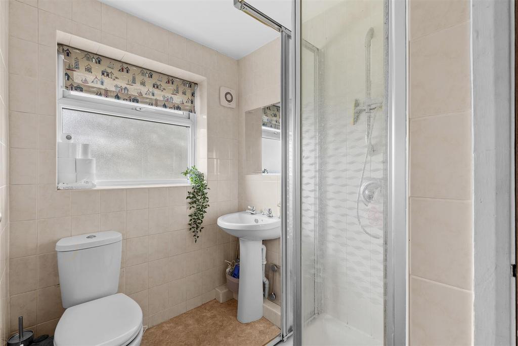 51b shower room.jpg