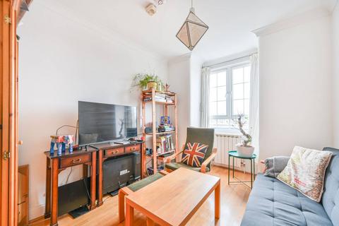 3 bedroom flat to rent, Willesden Lane, NW2, Brondesbury, London, NW2
