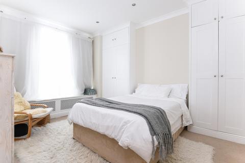 2 bedroom flat to rent, Badminton Road, Balham, London, SW12