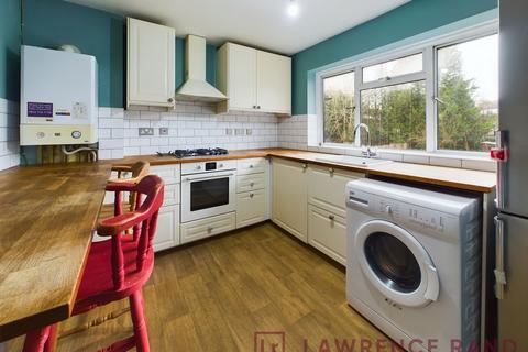 2 bedroom property to rent, Lloyd Court, Pinner, HA5