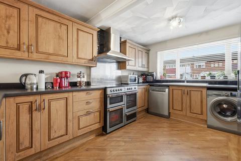 3 bedroom end of terrace house for sale, Udall Gardens, Romford, RM5