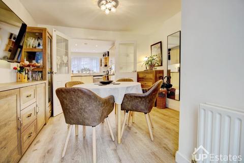 4 bedroom terraced house for sale, Burroughs Close, Stoke Heath, Coventry