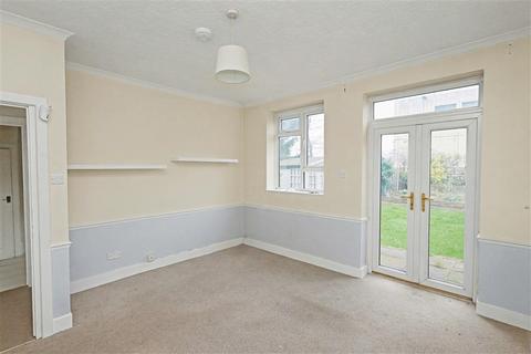 3 bedroom semi-detached house for sale, North Circular Road, NEASDEN