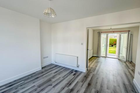 3 bedroom semi-detached house to rent, Merton Road, Histon, Cambridge