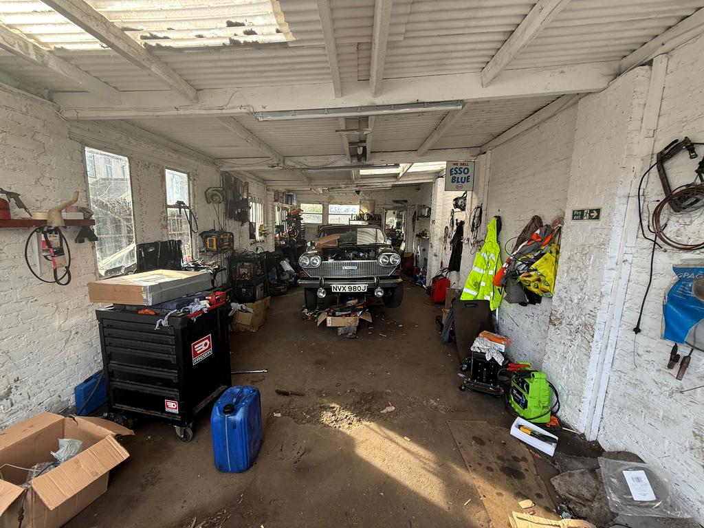 Garage jpg