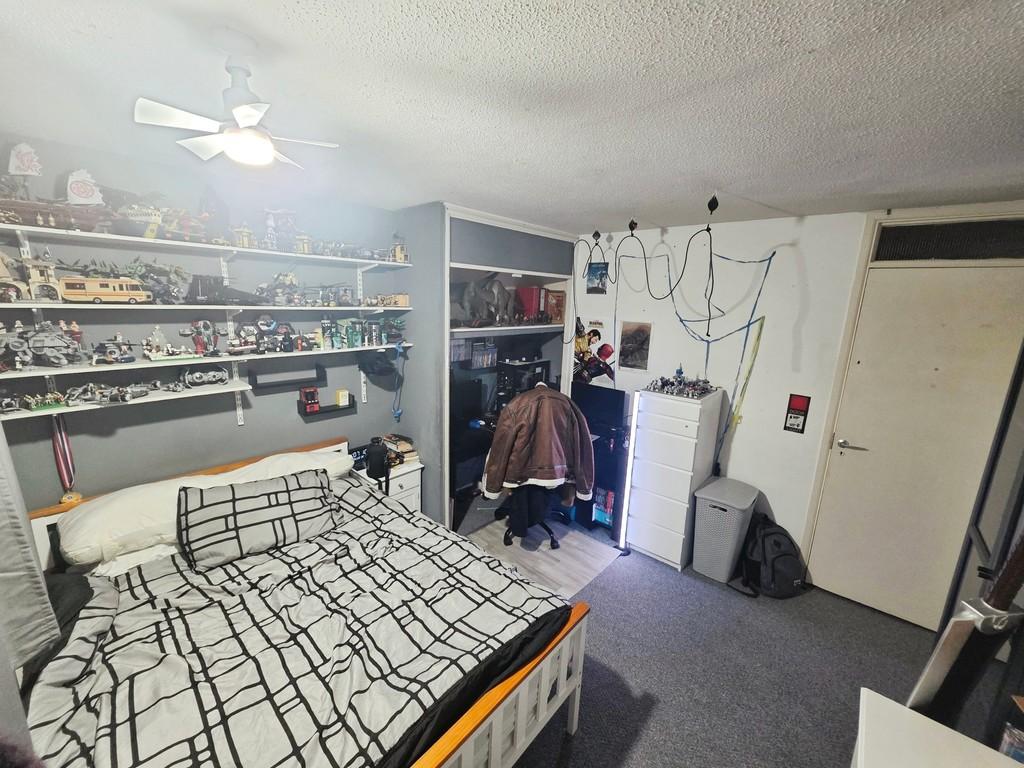 F2fff2e4-bedroom