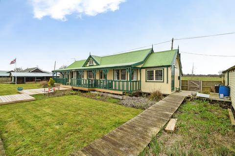 3 bedroom bungalow for sale, North East Riverbank, Potter Heigham, Great Yarmouth, Norfolk, NR29