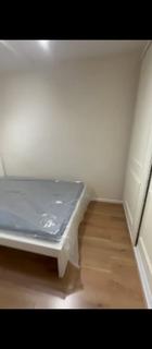 1 bedroom in a house share to rent, Dowdeswell Close, London SW15