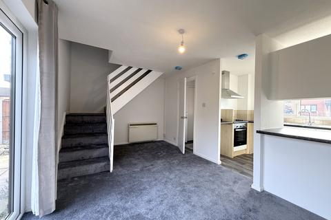 2 bedroom semi-detached house to rent, Shipston on Stour