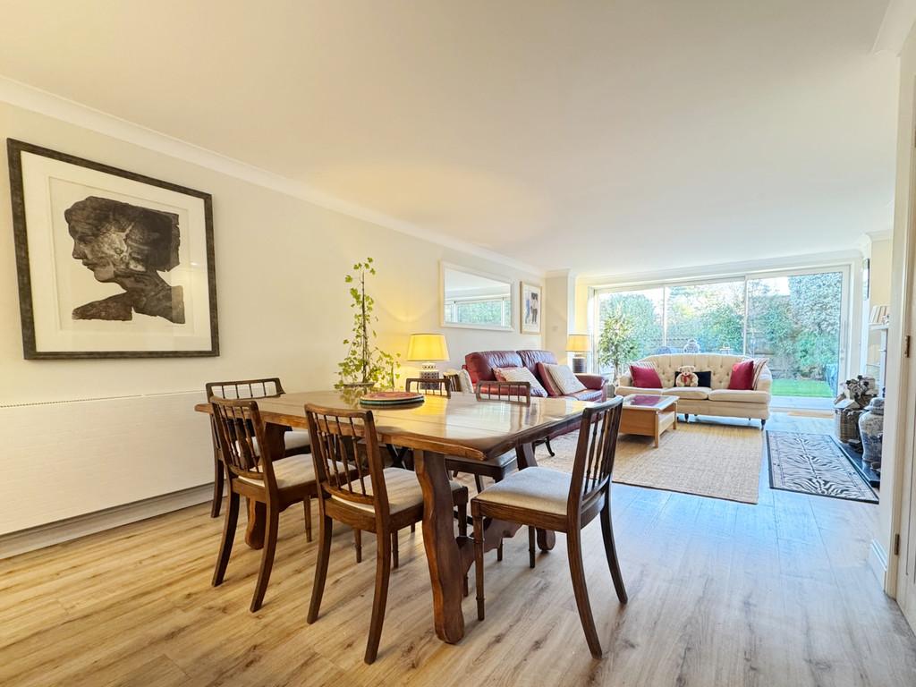26 SR Dining Area 2