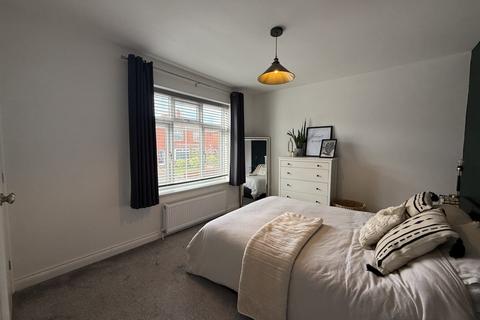 2 bedroom semi-detached house to rent, Kingsway, Wombwell