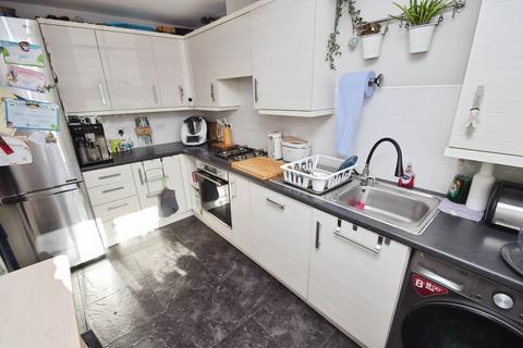 3 bedroom terraced house for sale, Woodend Drive, Bradford BD18