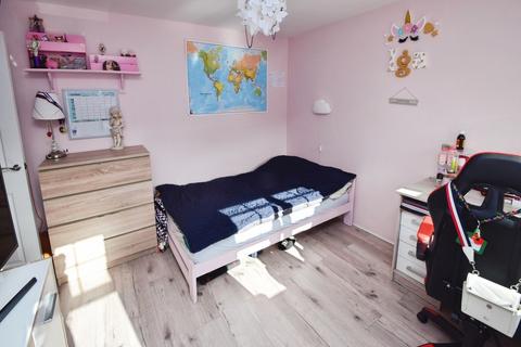 3 bedroom terraced house for sale, Woodend Drive, Bradford BD18