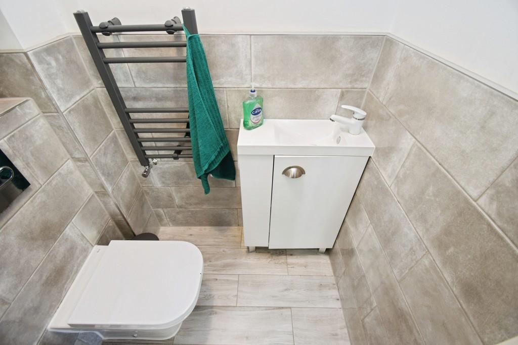 70bd0451-WC