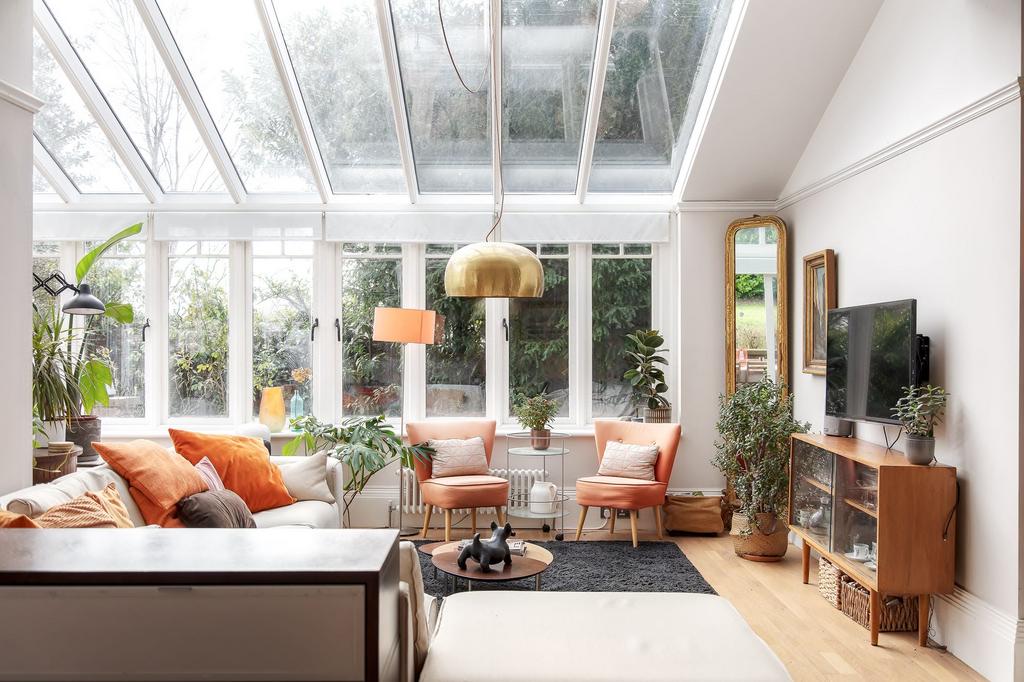 Lounge / Dining Room
