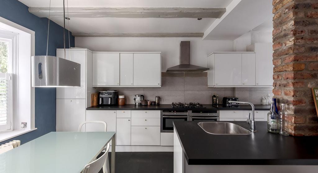 Kitchen / Breakfast Room