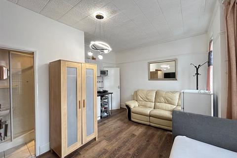 undefined, Mill Hill Road, Acton, W3