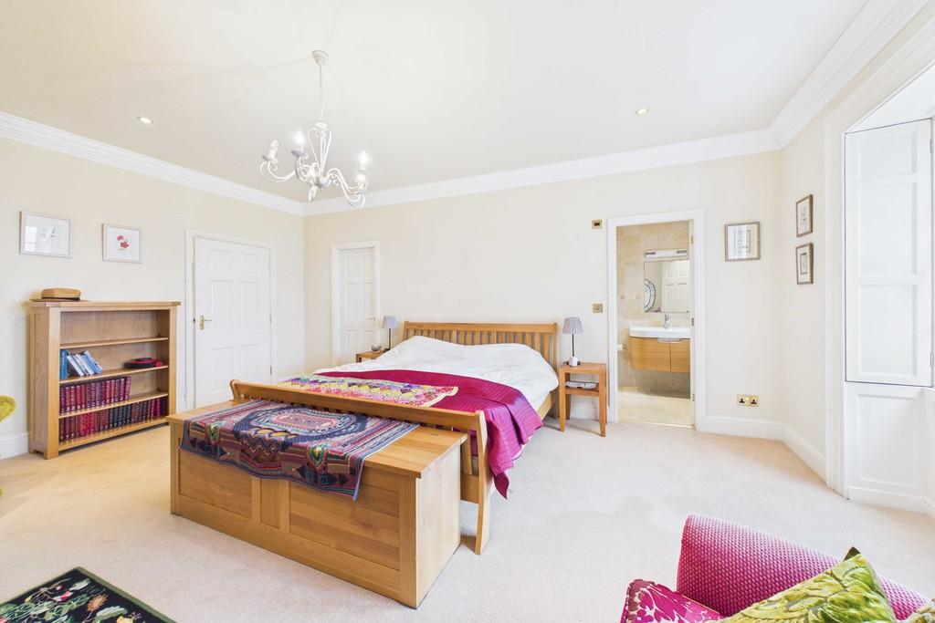 Tarn House - Bedroom 1