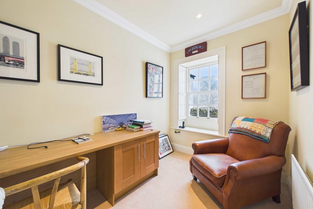 Tarn House - Bedroom4/Study