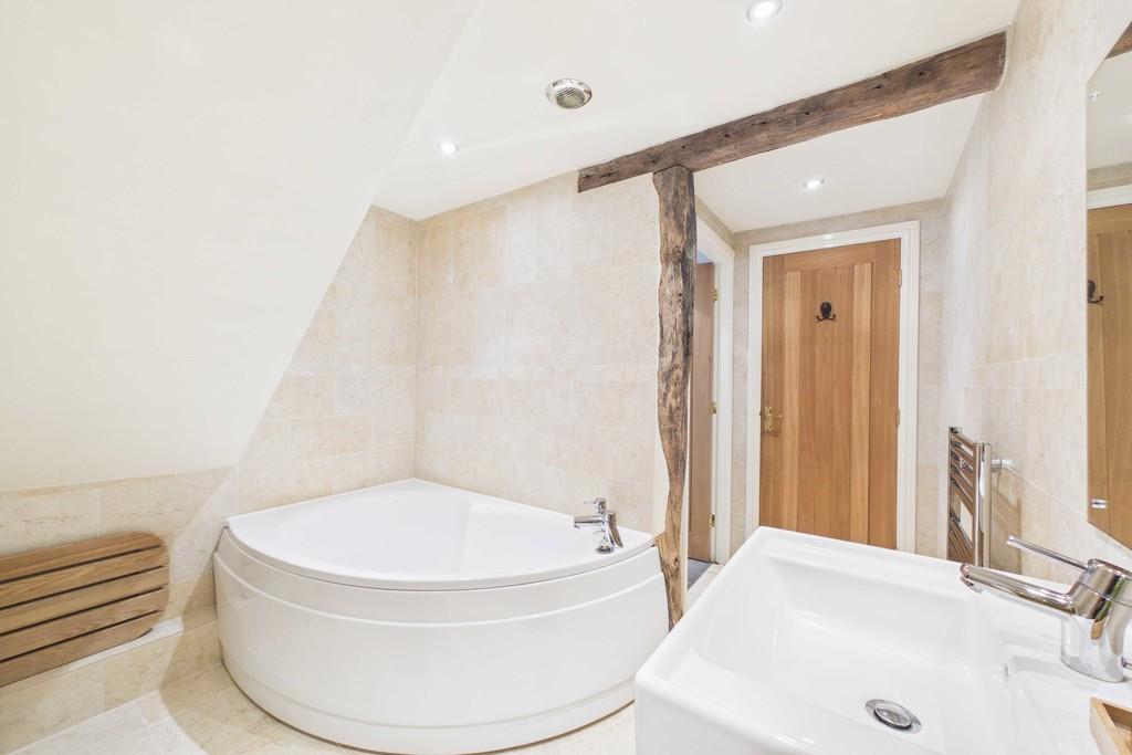 The Heights - Bathroom
