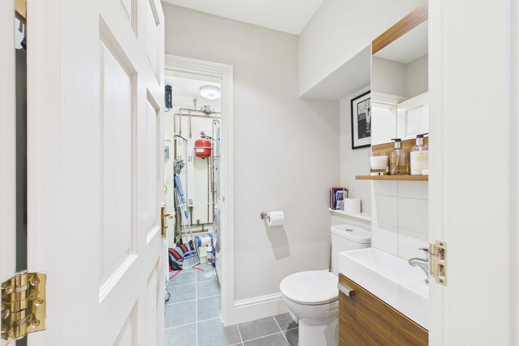 Tarn House - Cloakroom