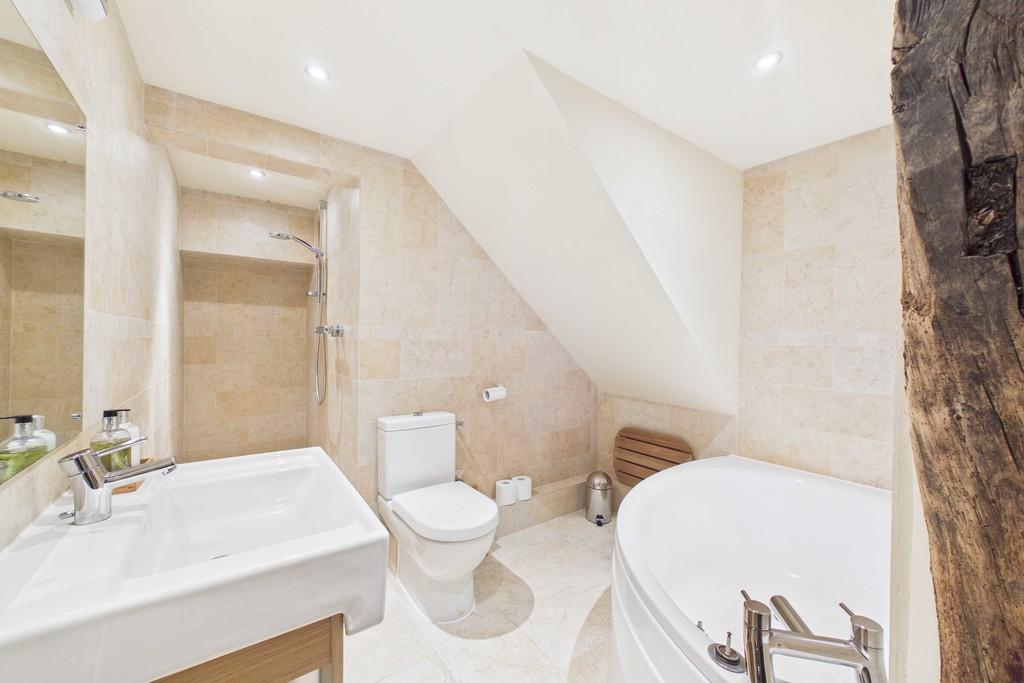 The Heights - Bathroom