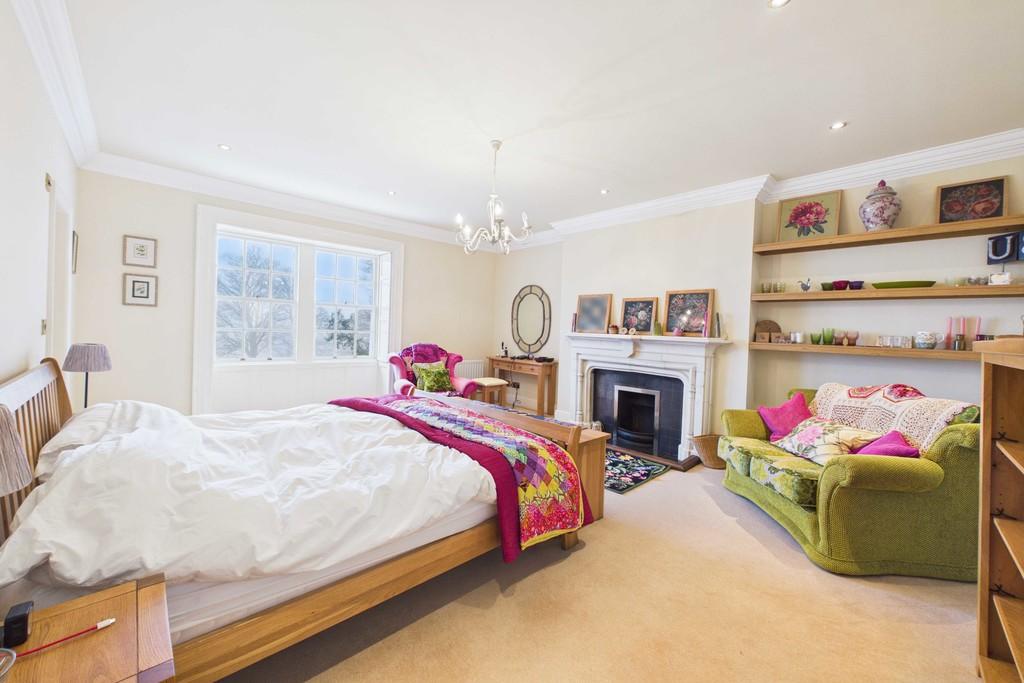 Tarn House - Bedroom 1