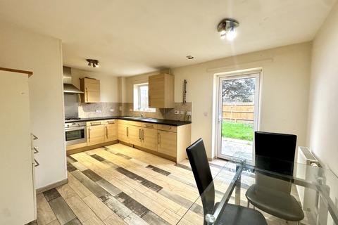 3 bedroom end of terrace house to rent, Glenister Gardens,  Hayes, UB3