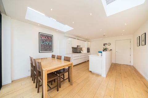 4 bedroom terraced house for sale, Beechcroft Road, London SW17