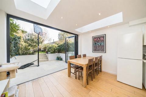 4 bedroom terraced house for sale, Beechcroft Road, London SW17
