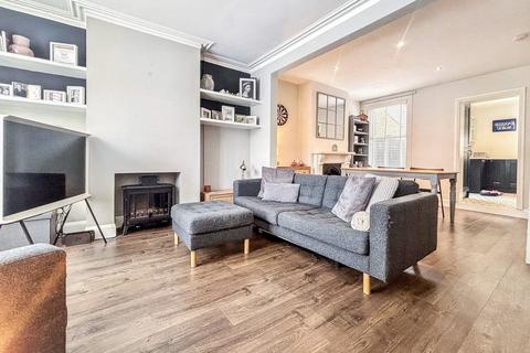 2 bedroom terraced house for sale, Chipstead Valley Road, Coulsdon CR5