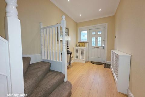 undefined, Connaught Gardens, Palmers Green, N13