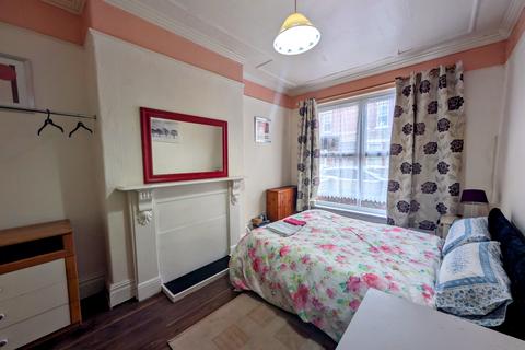 4 bedroom terraced house to rent, Darnley Street, MANCHESTER, M16