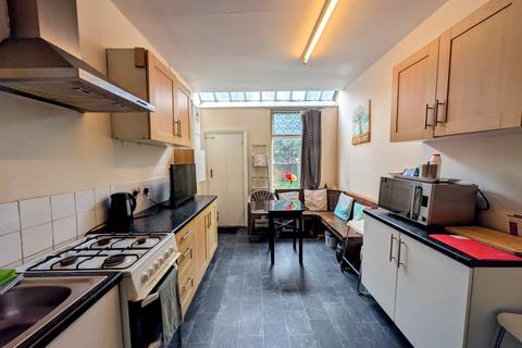4 bedroom terraced house to rent, Leighton Road, MANCHESTER, M16