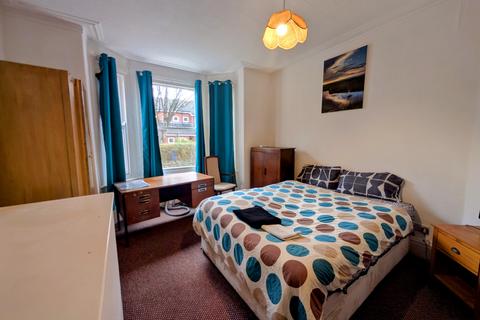 4 bedroom terraced house to rent, Leighton Road, MANCHESTER, M16