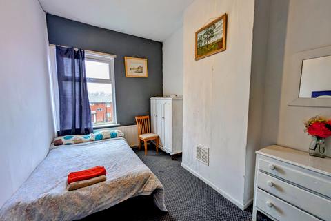undefined, Chisholm Street, MANCHESTER, M11