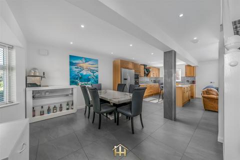 undefined, Troon Avenue, Dundee DD2