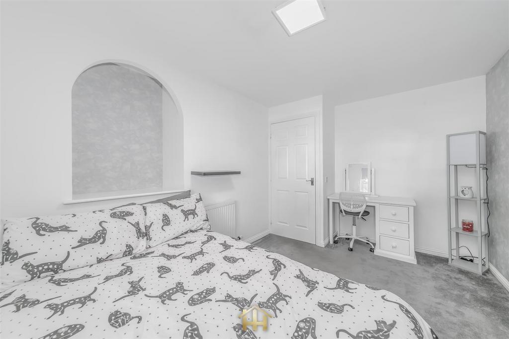 14 TROON AVENUE DD2 3 FP 110325 EDIT (17 of 39).jpg