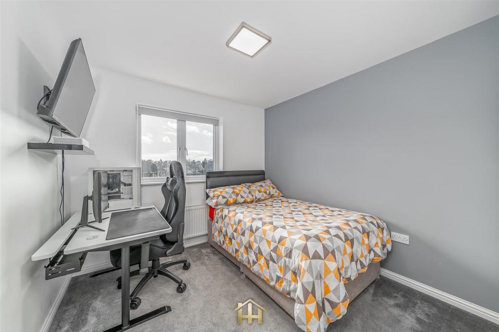 14 TROON AVENUE DD2 3 FP 110325 EDIT (18 of 39).jpg