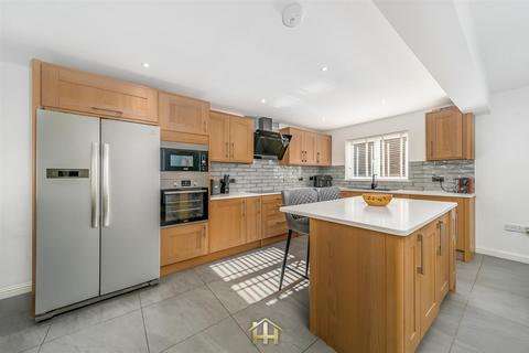 undefined, Troon Avenue, Dundee DD2