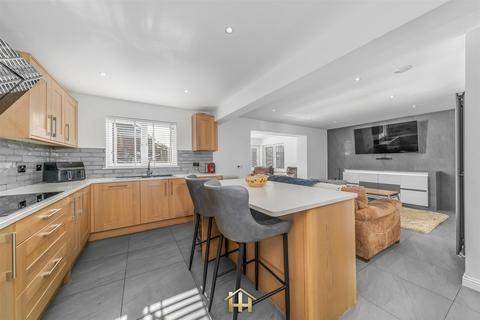 undefined, Troon Avenue, Dundee DD2