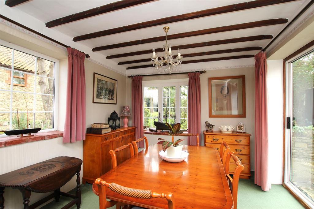 Dining Room - b.JPG