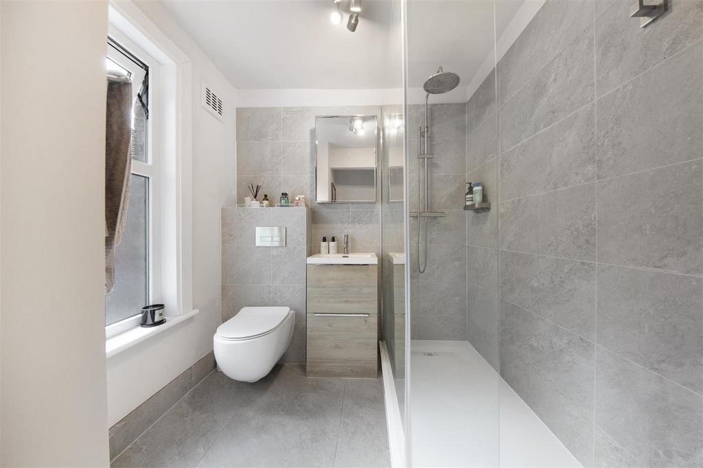 Flat F, Gleneagle Court - 6 TTa91 DE9 Ulz Cps Sixd M.jpg