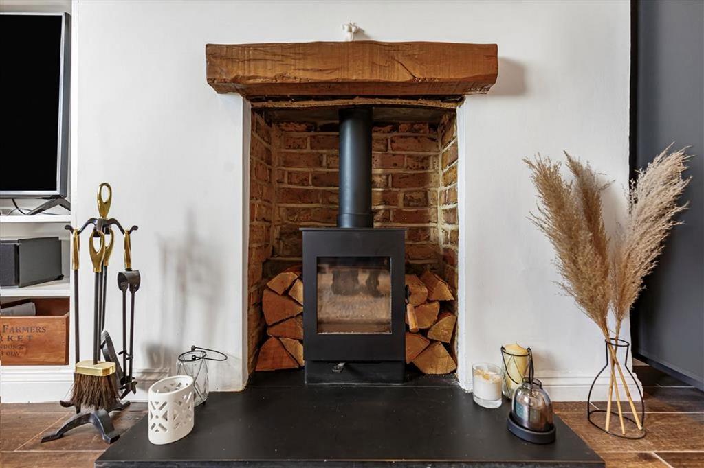 Living room, fireplace