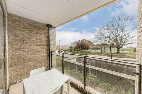 2 bedroom flat to rent, Henry Darlot Drive, London NW7
