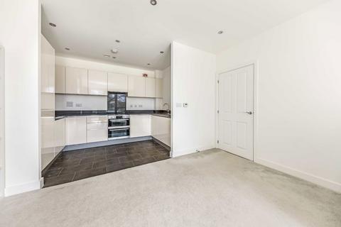 2 bedroom flat to rent, Henry Darlot Drive, London NW7