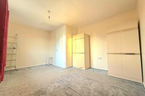 2 bedroom terraced house to rent, Carmelite Road, Harrow