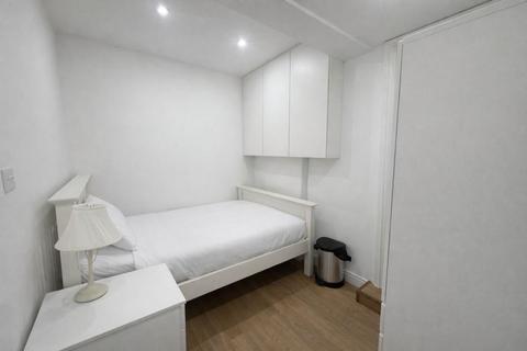 undefined, Gladstone Rise, High Wycombe